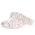 Detail van witte zonneklep met dichte iriserende strass-steentjes en glanzende afwerking - Witte Hoed Wit AB Strass