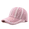 Primer plano de gorra de malla rosa con diamantes de imitación y perlas elegantes - L(58-60cm) / Rosa