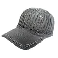 Dettaglio cappellino grigio in maglia con strass scintillanti e trama traforata traspirante - Regolabile / Grigio
