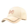 Beige Baumwoll Baseballkappe mit goldenem M-Buchstaben und Strass am Schirm - Beige