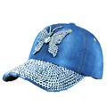 Damen Baseballkappe aus blauem Denim mit Strass-Schmetterling und Fransenrand - Einheitsgröße / Blau