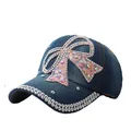 Berretto in denim da donna con fiocco di strass e decorazioni floreali rosa - Regolabile / Blu Denim (N. 3)