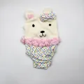 Süßer Hasen-Strampler für 20-22 Zoll Babypuppen mit Plüsch und Regenbogen-Punkten - Großes Hase Strampler-Set / Bunte Punkte / 50-55cm
