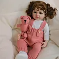 Muñeca Reborn realista Betty de 55cm con peto de punto rosa y osito de ganchillo - Estilo Betty de Vinilo Completo
