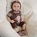 19-Zoll realistische Reborn-Puppe Julietta mit Affen-Latzhose auf weichem Plüschgrund - Mädchen-Stil (2109) / Wie abgebildet