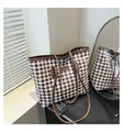 Plaid tote bag with brown leather straps and spacious interior in checkered pattern - No Pendant / Brown