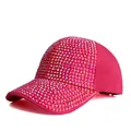 Dettaglio degli strass rosa fucsia scintillanti sulla visiera del berretto da baseball - Rosa Shocking con Strass AB Rosa Shocking