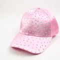 Roze satijnen baseballpet met fonkelende regenboogsteentjes tegen de zon - Verstelbaar / Roze