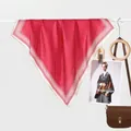 Klassischer roter Seidenschal mit Polka-Dots und glattem Satin-Finish für Damen - Rot