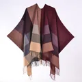 Poncho de punto a cuadros con flecos y patrones geométricos vintage de mujer - Caramelo Multicolor (Borla Cuadrada Multicolor Caramelo)