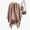 Elegante scialle in maglia color cammello con frange e tessuto caldo invernale - Kaki