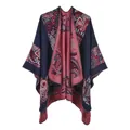 Châle poncho femme à motif cachemire bleu marine et bordeaux, toucher cachemire - 135cmx155cm / Motif Opéra de Pékin Marine Rouge