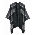 Klassischer Poncho mit grau-schwarzem Karomuster aus weichem Kaschmir-Imitat für Damen - Klassisches Schwarz-Grau-Karo