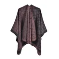 Dettaglio del motivo paisley su una spessa sciarpa in maglia reversibile marrone e nero - Lo Schermo È Pieno Di Fiori Di Anacardo Grigi E Rosa Di Tutte Le Dimensioni / 130*150cm