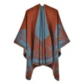 Dettagli della trama a maglia e motivi etnici reversibili su scialle poncho spesso - Cervo della Foresta Arancione Rosso