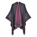 Detail of vintage double-sided shawl with plant patterns and fringe hem in grey and burgundy - 130x150cm / Burgundy