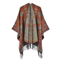 Poncho tricoté bohème rouge rouille et bleu avec motifs géométriques et franges - Rhombus Triangle Orange
