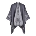 Detailed close-up of dark grey reversible cashmere shawl with vintage floral patterns - 130x150cm / Morning Glory Gray