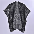 Poncho tricoté pour femme avec motifs léopard et géométriques noirs et blancs - Noir Gris Léopard Pois