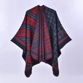 Vintage Poncho für Damen mit Hahnentrittmuster und asymmetrischem Farbblock-Design - Rot und Marineblau Farbblock