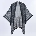 Scialle da donna con motivo paisley vintage, mantella spessa in maglia grigio fumo - Motivo Paisley Nero / 130x150cm