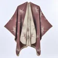 Women's reversible ginkgo leaf knit shawl in deep reddish-brown and beige tones - Ginkgo Leaf Coffee / 135x155cm