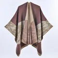 Châle en tricot pour femme avec motif géométrique et patchwork marron et beige - Café Géométrique