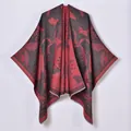 Mantella scialle da donna stile pastorale con motivo floreale vintage rosso e nero - 135cmx155cm / Nero Rosso