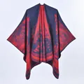 Dikke bordeauxrode en marineblauwe gebreide sjaal met bloemenpatroon voor dames - Jungle Marine Rood