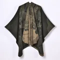 Chal de punto para mujer en verde oscuro y caqui con motivos de jacquard - Verde Estilo Chino Pez Koi / 130x150cm