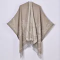 Detail of bohemian floral knit shawl with elegant fringe and geometric patterns - Star Tassel Paisley Khaki / 130x150cm