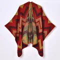 Châle en tricot épais pour femme avec motifs géométriques rouges et texture jacquard - Rouge
