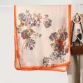Bufanda vintage de algodón y lino para mujer con motivos florales y bordes naranjas - Rejilla Ramo Naranja