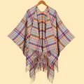 Damen Karo-Poncho-Schal mit hellorangen Akzenten und langen Fransen-Quasten - Khaki Karo