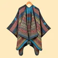 Châle poncho en maille épaisse pour femme avec motifs totems vintage géométriques - Noir Jaune Circulaire Vintage