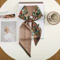 Elegante twilly sjaal met groene bloemenprint en tekst in zijde-look satijn - Donkergroen Bloemen Patchwork (45)