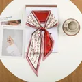 Zijdeachtige haarband met retro bit- en kettingprint in vintage rood en beige tinten - Retro Ketting Bit Print (1)