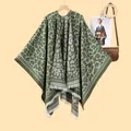 Poncho in maglia da donna con stampa leopardata verde e nappe sfrangiate - 130x150cm / Leopardo verde