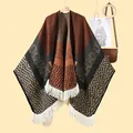 Poncho en tricot imprimé léopard pour femme avec patchwork de couleurs et franges - Grand Gland à Imprimé Léopard Pierre / Vert