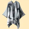 Women's autumn winter jacquard knit shawl with black and white geometric pattern - 130x150cm / Gradient Tri-Color Speckled Grey