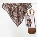 Pañuelo cuadrado de seda con estampado de leopardo clásico y bordes negros para estilo mujer - Cebra Leopardo Negro Café