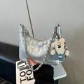 Sac hobo argenté métallisé avec bandoulière chaîne et breloque ours mignon - Petit / Argent