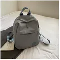 Sac à dos minimaliste en nylon gris clair imperméable avec bretelles réglables - Bleu