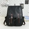 Schwarzer Rucksack aus PU-Leder mit Lychee-Muster, braunen Riemen und Silberschnallen - Schwarz ohne Anhänger