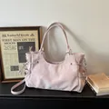 Sac fourre-tout rose avec cordons latéraux et doubles poignées sur fond vintage - Rose