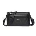 Bolso de hombro de cuero negro con patrón acolchado y emblema de canguro plateado - Negro