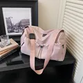 Große rosa Sporttasche mit Nass-Trocken-Trennung und verstellbarem Schultergurt - Rosa