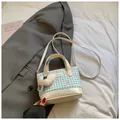 Borsa a secchiello a quadretti blu con fiocchi rosa e ciondolo a cuore morbido - Grande / Blu Grande