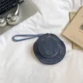 Mini monedero de sombrero tipo cubo en denim con correa tejida y llavero de metal plata - Azul marino