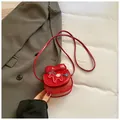 Mini rode crossbodytas met paardenborduursel en strik op gewatteerd zadelontwerp - Rood